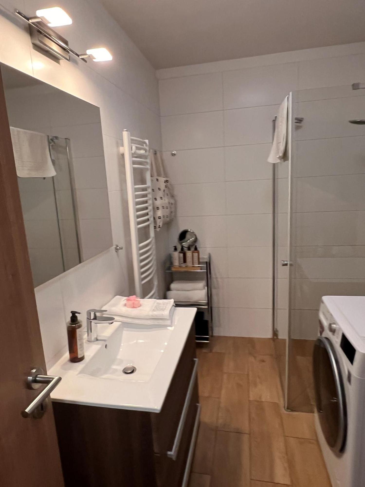 Luxe Central Studio With Pool, Parking & Ac Budapešť Exteriér fotografie